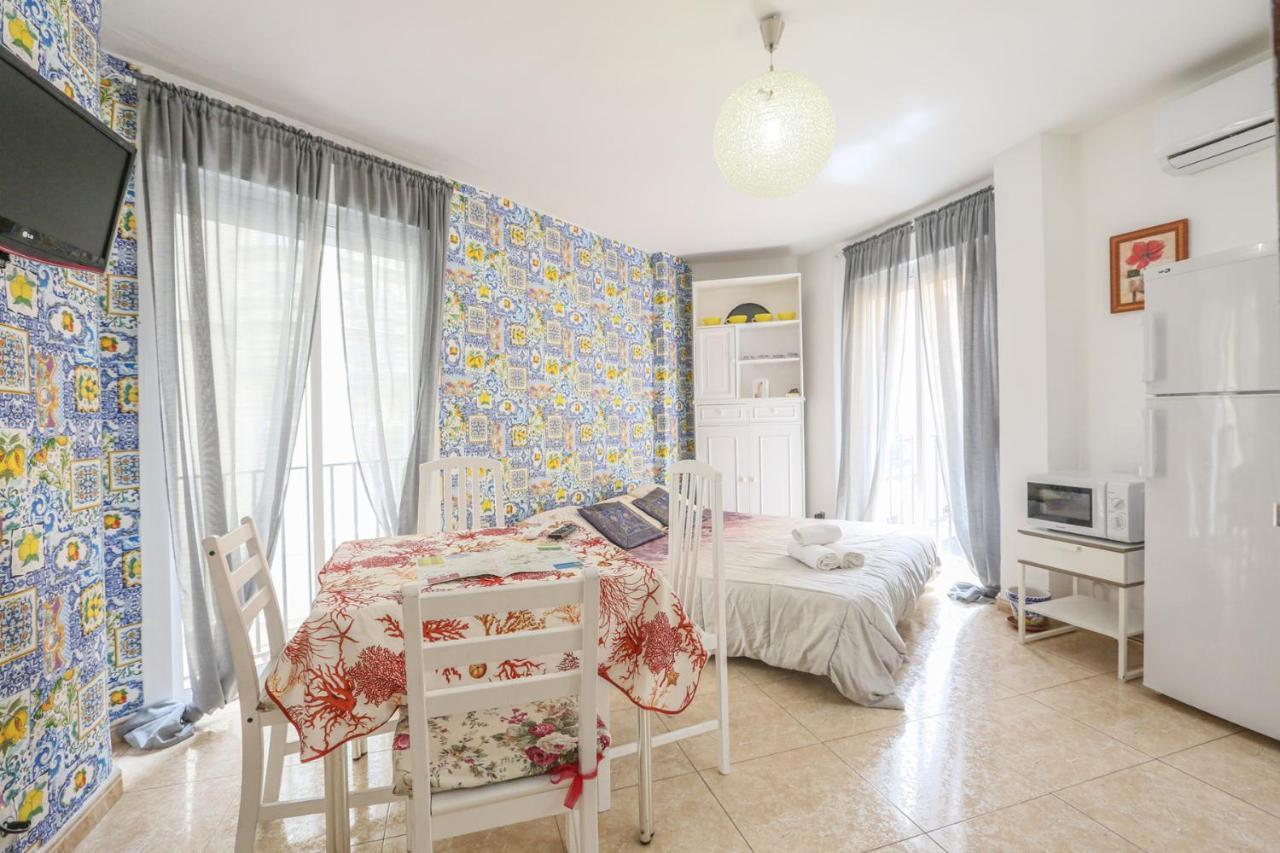 Duque Center Premium Suites, Free Parking Seville Exterior photo