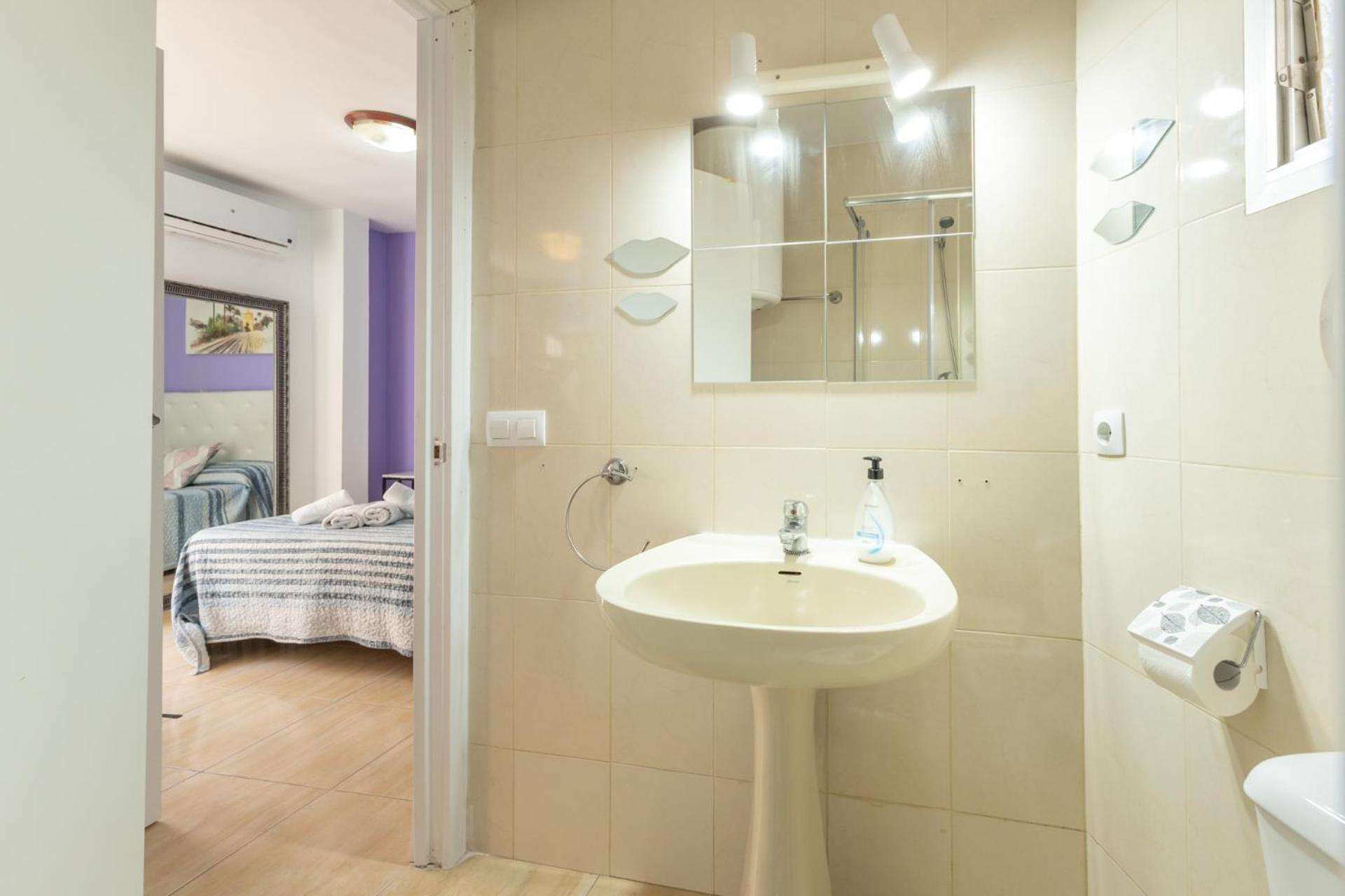 Duque Center Premium Suites, Free Parking Seville Exterior photo