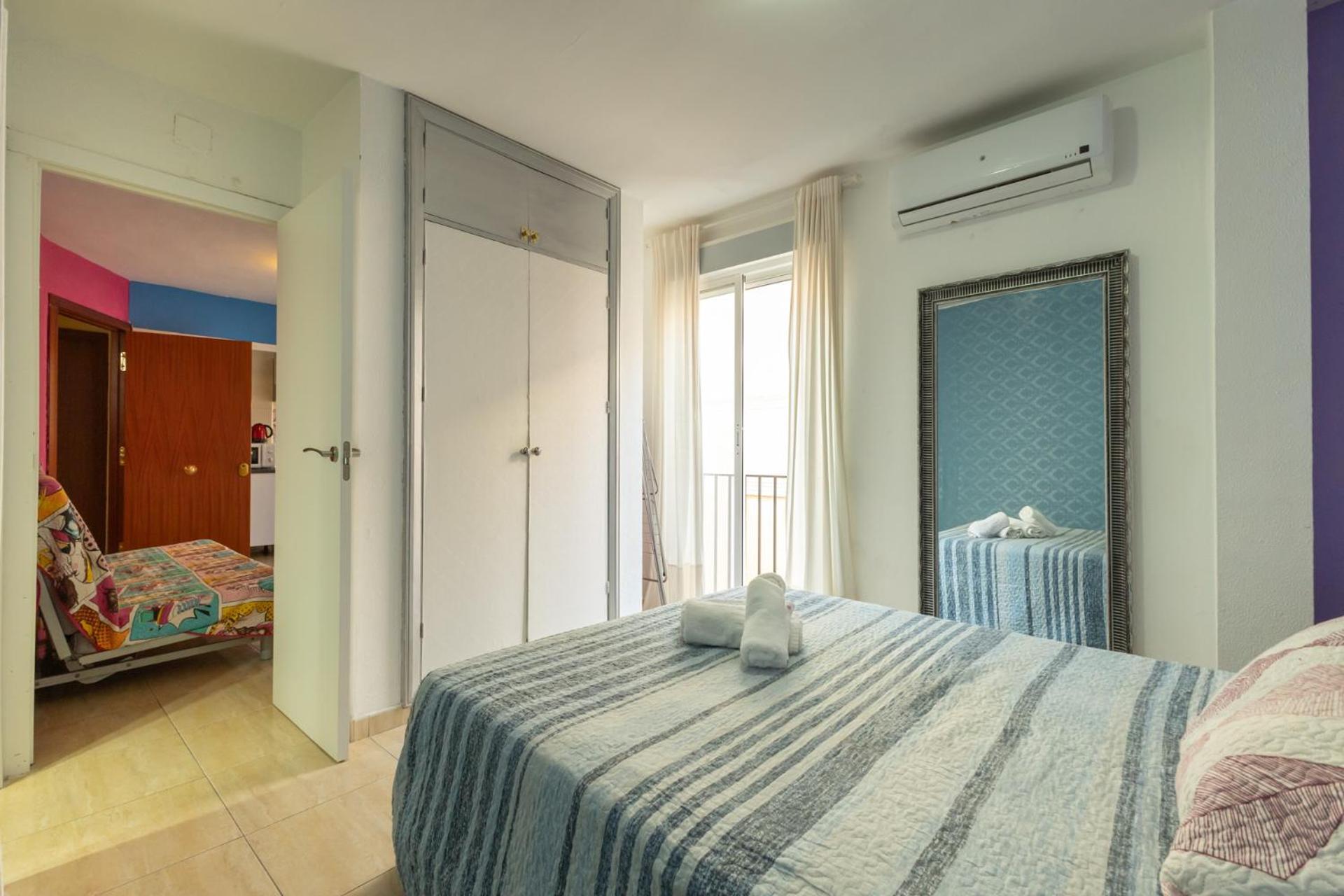 Duque Center Premium Suites, Free Parking Seville Exterior photo